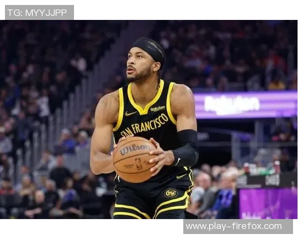 穆迪首发表现亮眼23分钟内贡献14分三分球命中率提升助力球队